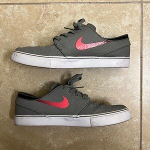 Nike SB Stefan Jakowski 'Medium Bass Grey/Laser Crimson' Size 11